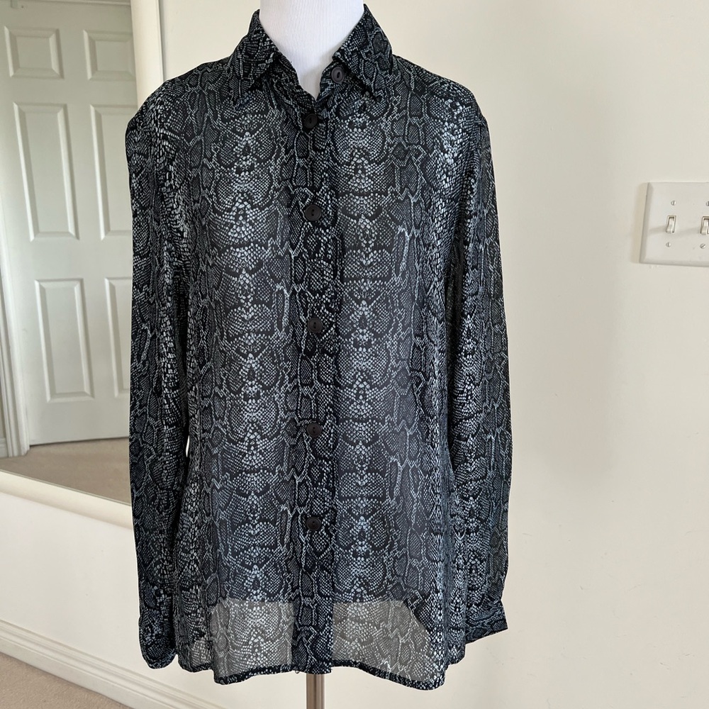 Blouse grey snake print size medium